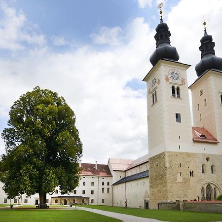 Jufa Hotel Stift Gurk Экстерьер фото